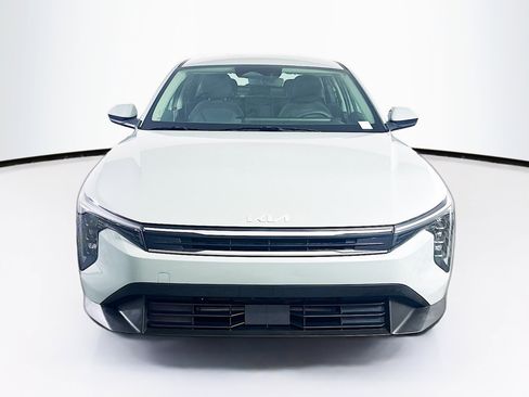 Used 2025 Kia K4 LXS FWD image 2