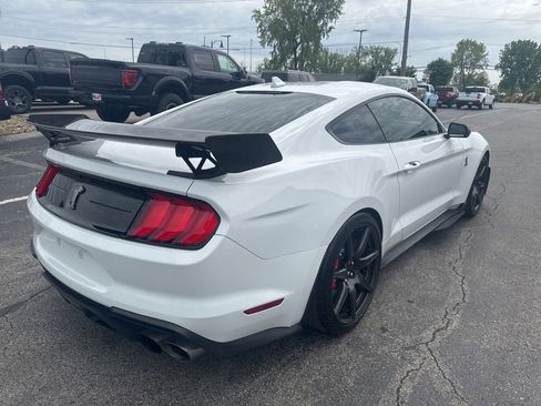 Used 2022 Ford Mustang Shelby GT500 w/ Carbon Fiber Track Pack RWD image 3
