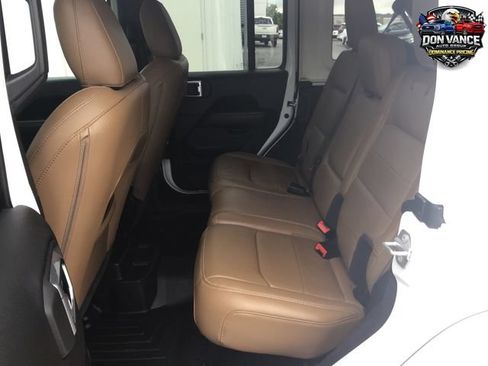 Used 2022 Jeep Wrangler Unlimited Sahara w/ LED Lighting Group AWD/4WD image 26