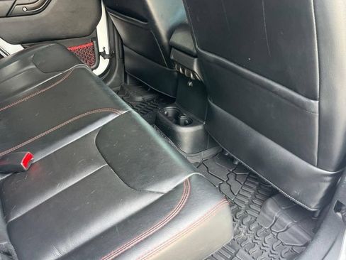 Used 2018 Jeep Wrangler Unlimited Rubicon AWD/4WD image 25