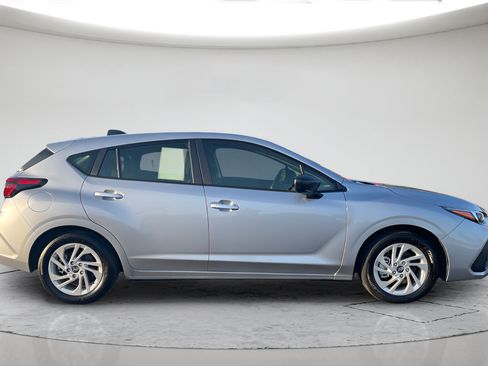 Used 2025 Subaru Impreza 2.0i AWD/4WD image 2
