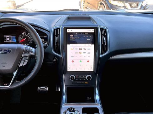 Used 2023 Ford Edge ST image 7