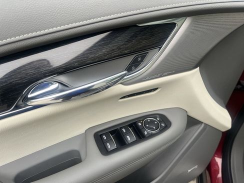 Used 2020 Cadillac XT6 Premium Luxury image 19