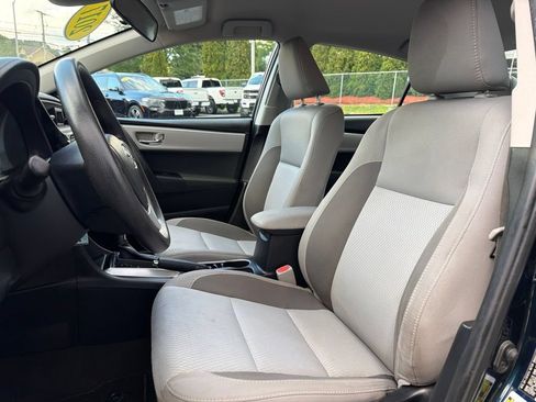 Used 2017 Toyota Corolla LE w/ Carpet Mat Package (TMS) FWD image 14