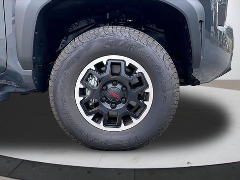 Used 2026 Toyota Tacoma TRD Off-Road w/ TRD Off Road Upgrade Package AWD/4WD image 37
