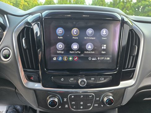 Used 2020 Chevrolet Traverse LT FWD image 19