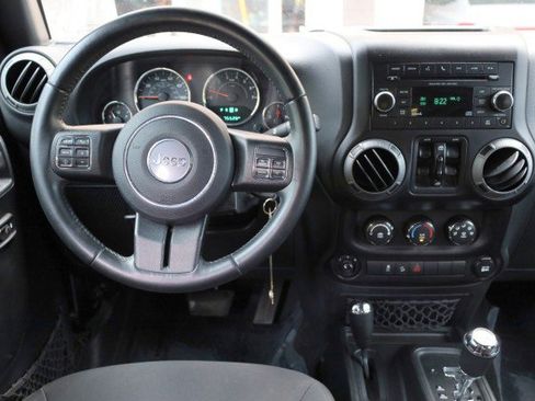 Used 2017 Jeep Wrangler Unlimited Sport w/ Quick Order Package 24S AWD/4WD image 9