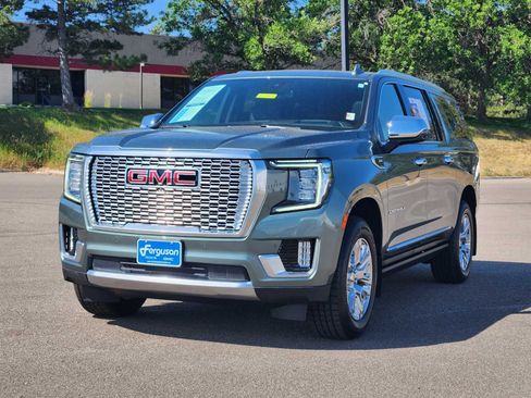 Used 2024 GMC Yukon XL Denali AWD/4WD image 4