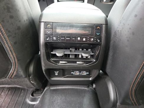 Used 2022 Jeep Grand Cherokee Summit AWD/4WD image 24