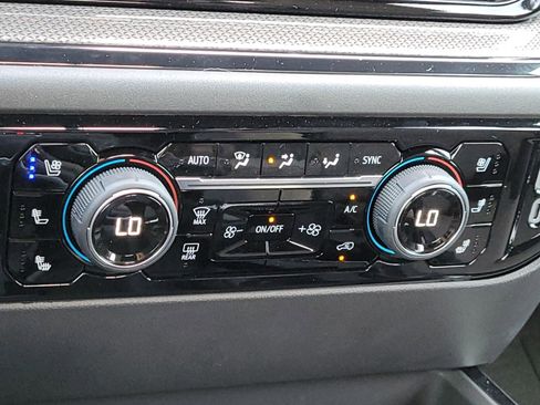 Used 2025 Chevrolet Silverado 1500 ZR2 image 23