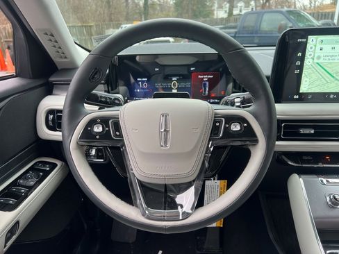 New 2026 Lincoln Aviator AWD image 18