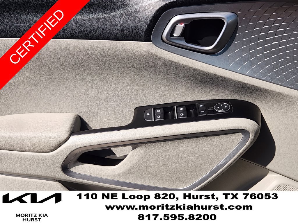 Certified 2025 Kia Soul LX w/ LX Technology Package FWD image 25