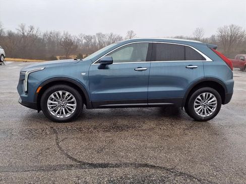 Used 2025 Cadillac XT4 Premium Luxury image 30