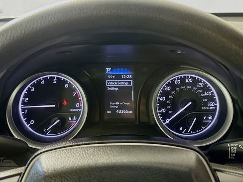 Used 2023 Toyota Camry LE image 5