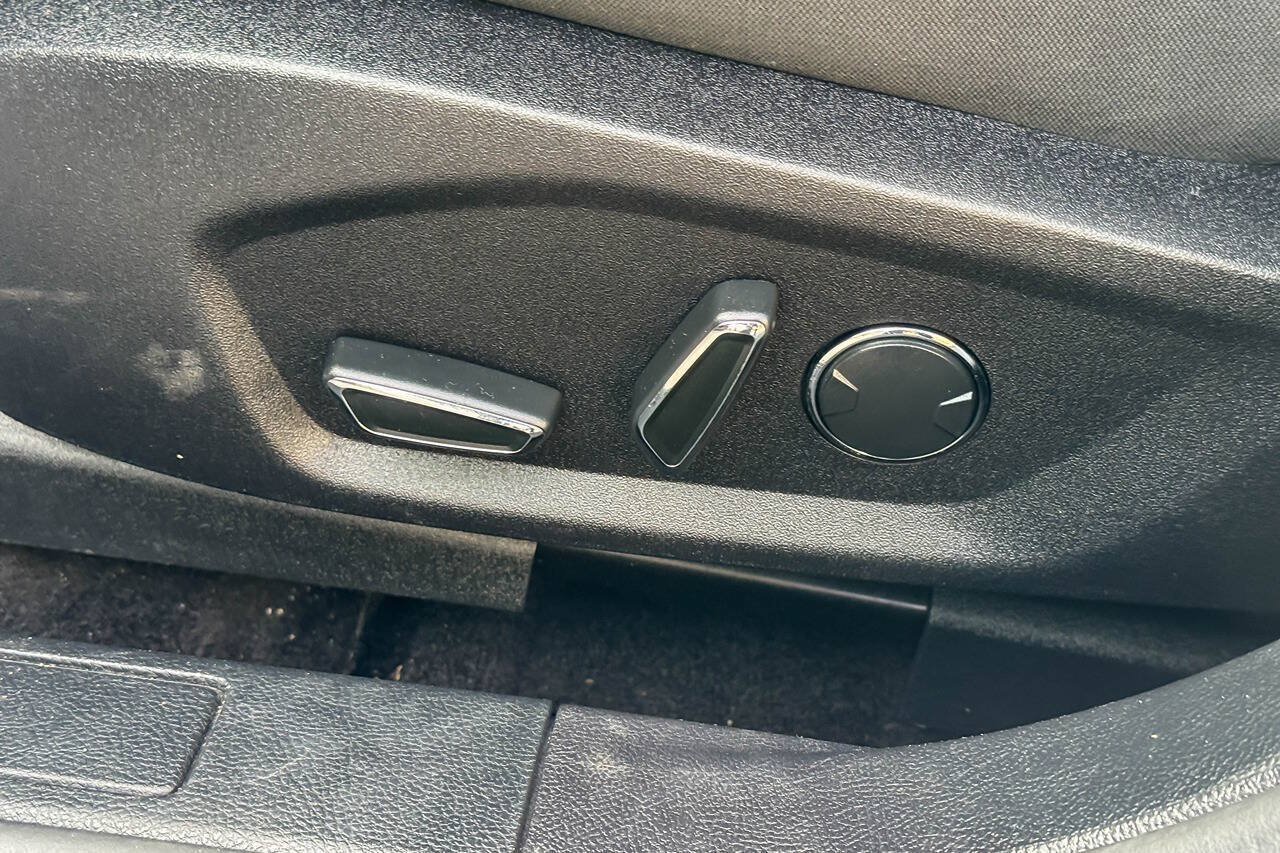 Used 2018 Ford Fusion SE FWD image 21