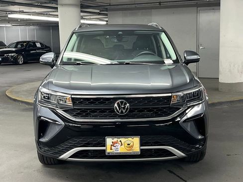 Used 2023 Volkswagen Taos SE AWD/4WD image 32