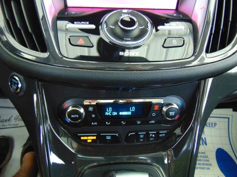 Used 2015 Ford Escape Titanium w/ Equipment Group 301A AWD/4WD image 15