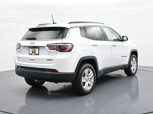 Used 2022 Jeep Compass Latitude AWD/4WD image 6