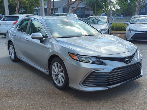 Used 2023 Toyota Camry LE FWD image 4