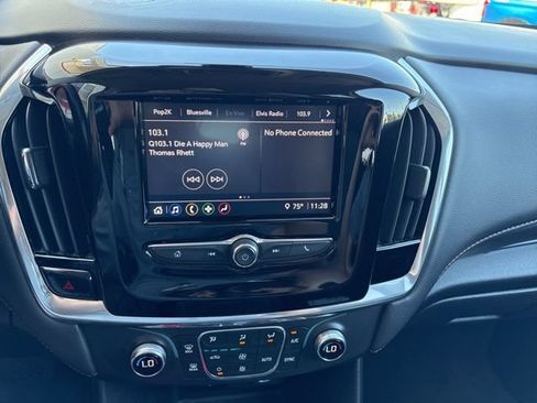 Used 2020 Chevrolet Traverse LT FWD image 13