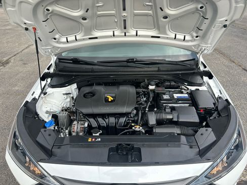 Used 2020 Hyundai Elantra SE w/ Cargo Package (C1) FWD image 26