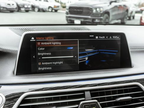 Used 2022 BMW 750i xDrive w/ Executive Package image 9