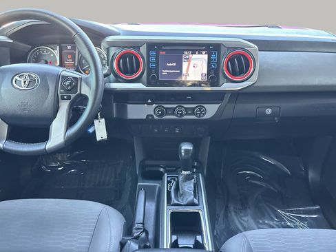 Used 2017 Toyota Tacoma SR5 image 15