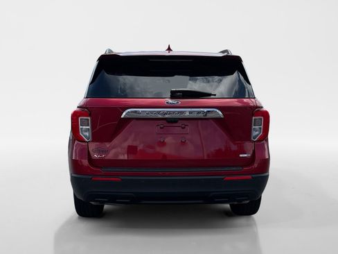 Used 2020 Ford Explorer XLT AWD/4WD image 4