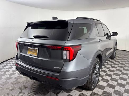 Certified 2025 Ford Explorer ST-Line w/ Premium Package image 7