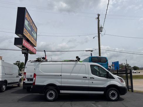 Used 2019 Ford Transit 250 130 Low Roof RWD image 3