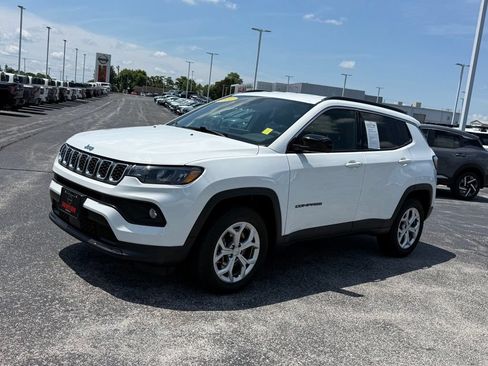 Used 2024 Jeep Compass Latitude AWD/4WD image 39
