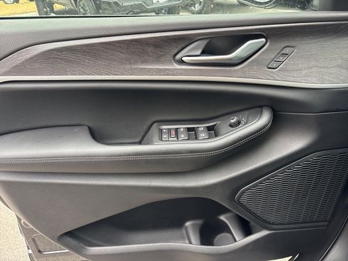 New 2025 Jeep Grand Cherokee L Limited w/ Luxury Tech Group II image 21