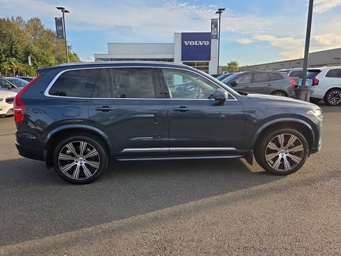 Certified 2023 Volvo XC90 B6 Ultimate w/ Lounge Package image 9