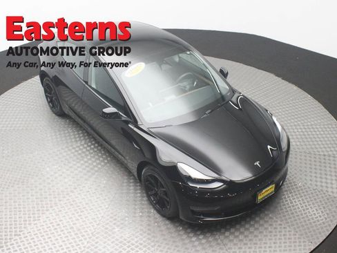 Used 2023 Tesla Model 3 Standard Range RWD image 3