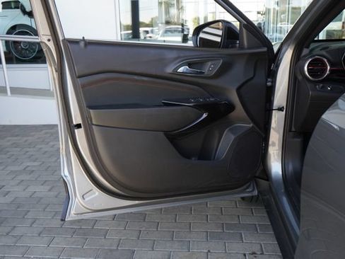 Used 2026 Chevrolet Trax RS w/ Sunroof Package FWD image 19