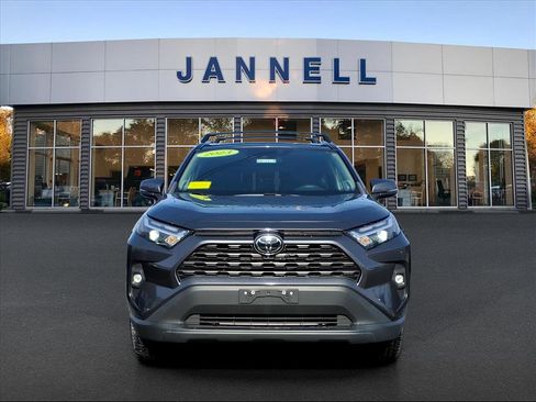 Used 2023 Toyota RAV4 XLE Premium image 2