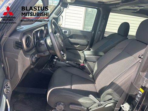 Used 2022 Jeep Wrangler Sport AWD/4WD image 28