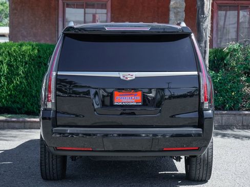 Used 2019 Cadillac Escalade Premium Luxury RWD image 7