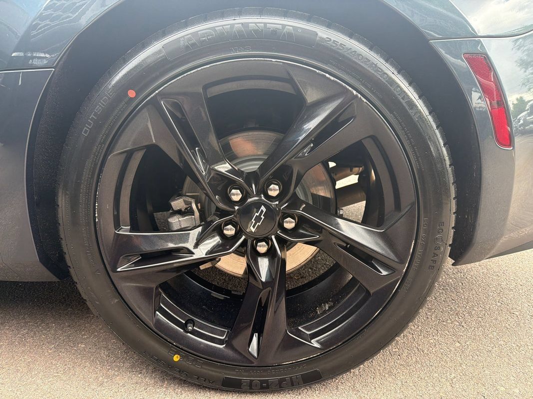 Used 2020 Chevrolet Camaro LT RWD image 15