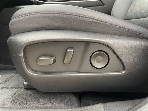 Certified 2025 Chevrolet Equinox LT w/ Convenience Package II image 8