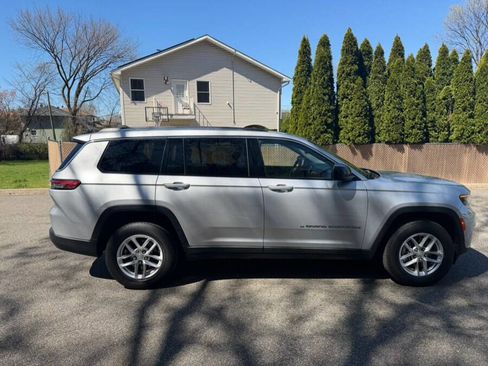 Used 2022 Jeep Grand Cherokee L Laredo w/ Luxury Tech Group I image 14