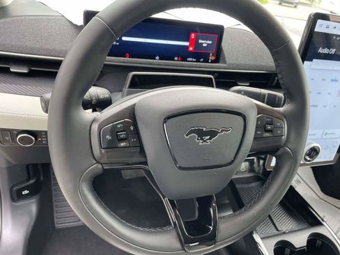 Used 2025 Ford Mustang Mach-E Premium AWD/4WD image 17