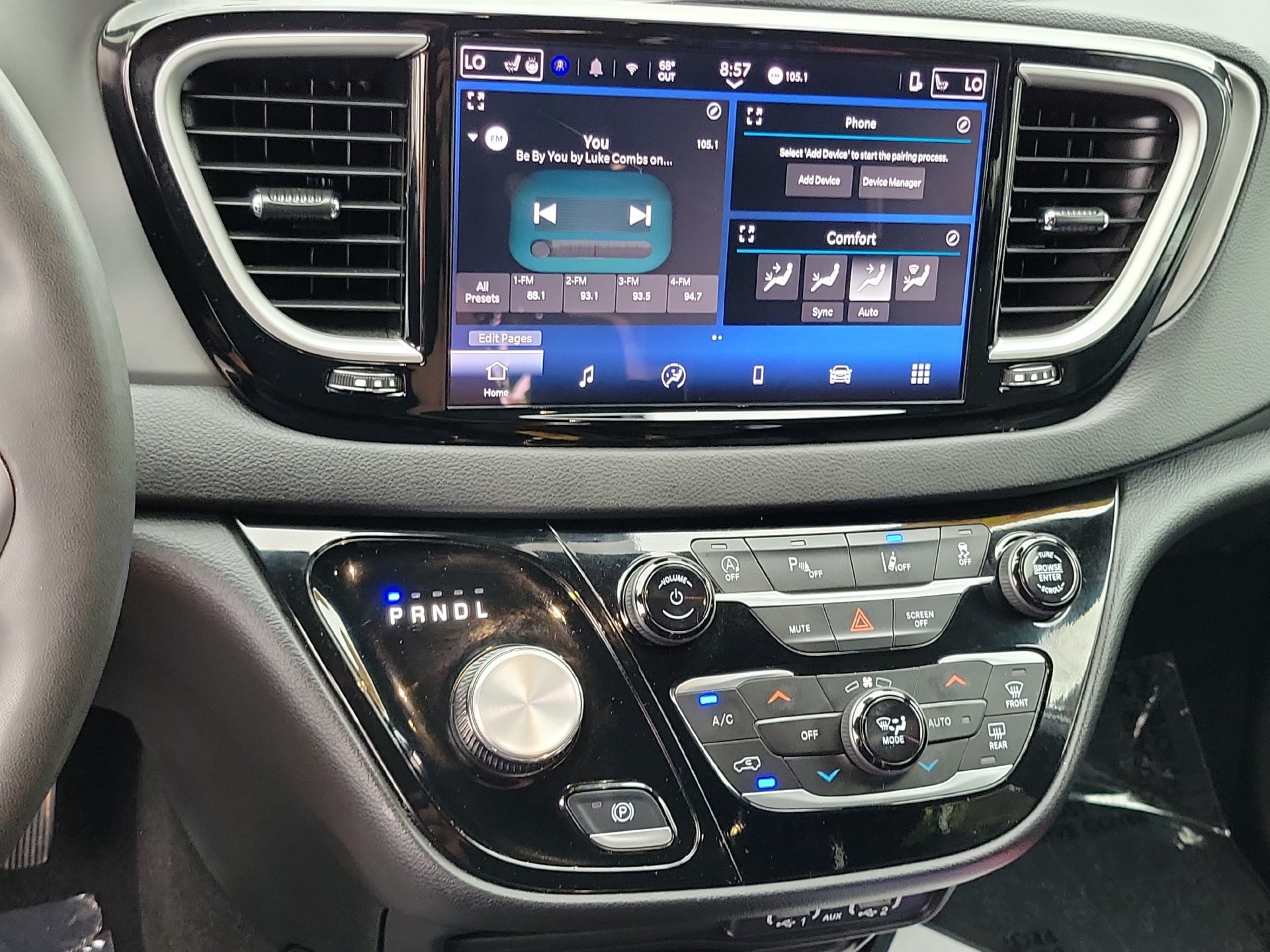 Certified 2025 Chrysler Pacifica Select FWD image 12