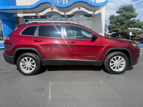 Used 2020 Jeep Cherokee Latitude AWD/4WD image 8