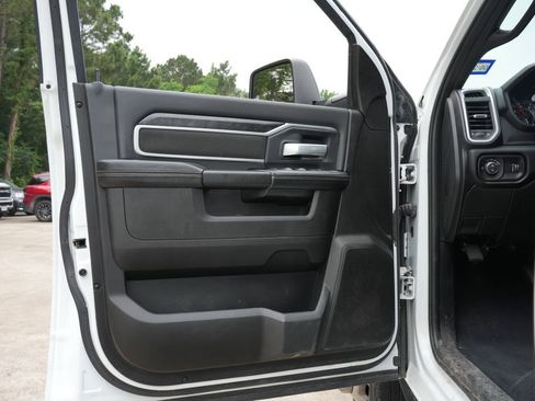 Used 2024 RAM 3500 Big Horn AWD/4WD image 17