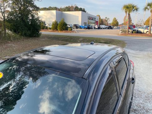 Used 2018 Ford Focus SEL image 12