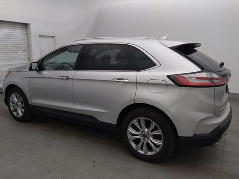 Used 2019 Ford Edge Titanium image 3