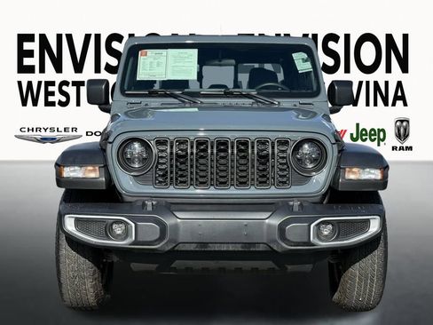 Certified 2024 Jeep Gladiator Sport image 3