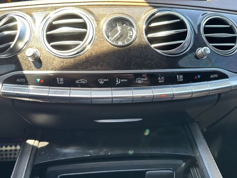 Used 2020 Mercedes-Benz S 560 Sedan w/ AMG Line Exterior image 19