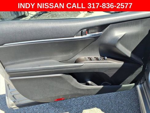 Used 2022 Toyota Camry SE image 11
